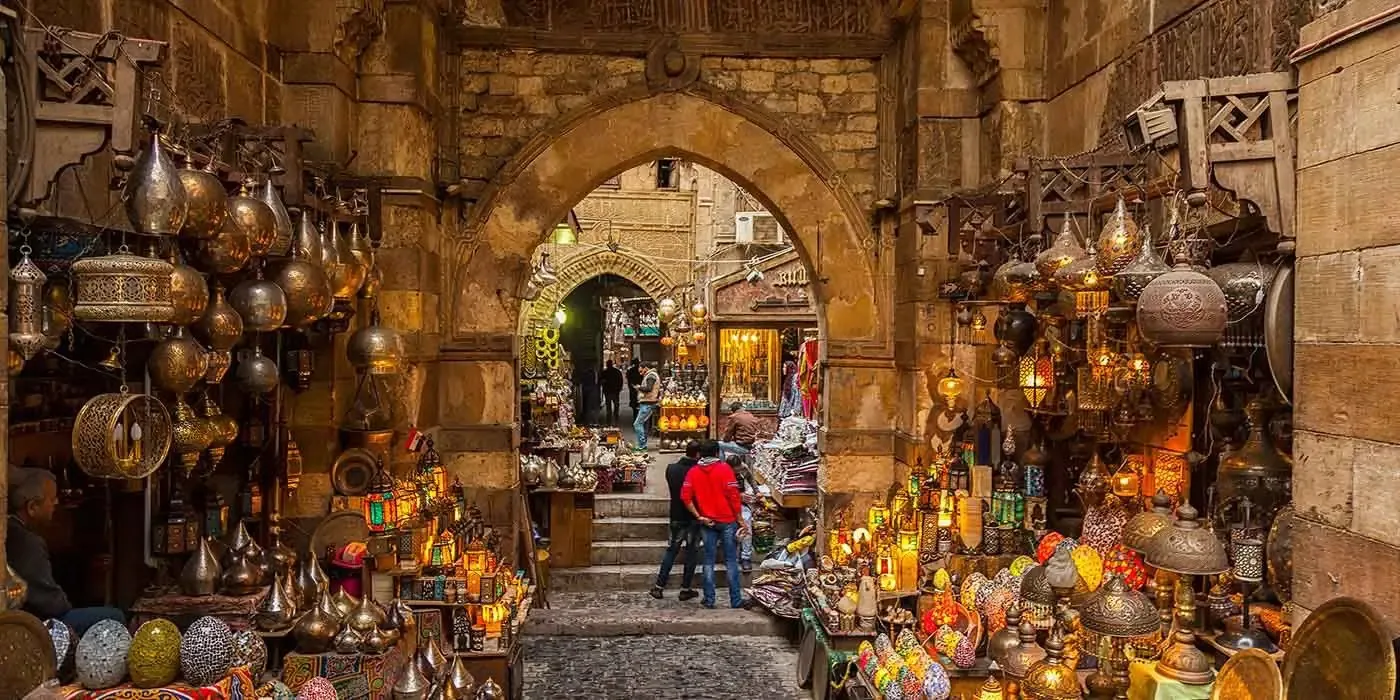✨🐪 Khan El Khalili & Al-Hussein Bazaar Tour – Shopping & Culture in Old Cairo 🕌🛍️